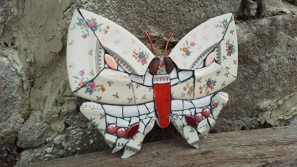 Cream & Gold Roses Butterfly