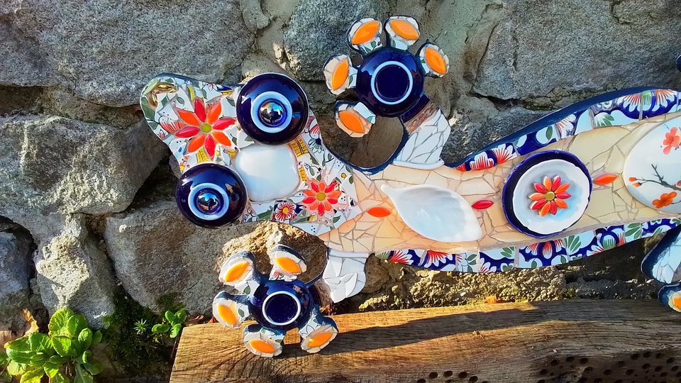 Large Blossom Flower Wall Gecko