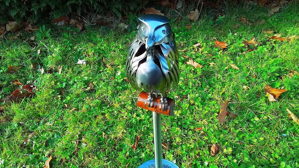 Large Buzzard (on metal stand)