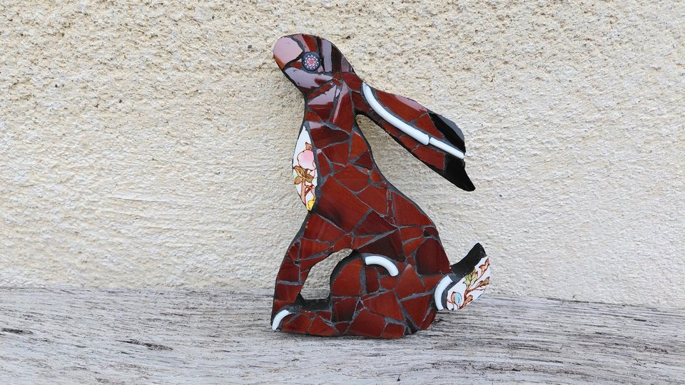 Mini Sitting Hare (left facing)