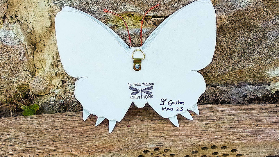Cream & Gold Roses Butterfly