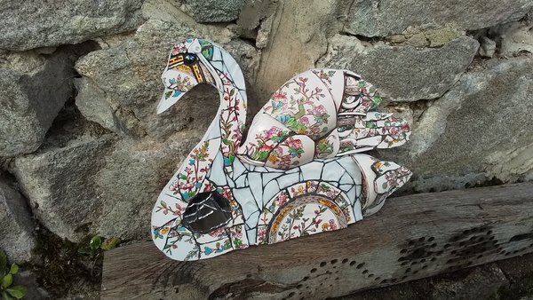 Large Chinese Garden Swan (added scene)