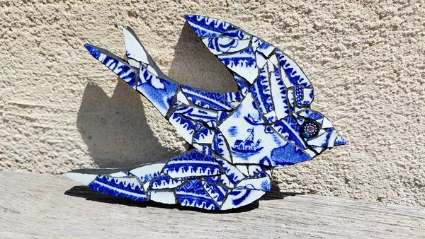Mini (baby) Blue & White Swallow (right facing) (SOLD)