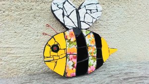 Summer Flowers Bee (yellow face)