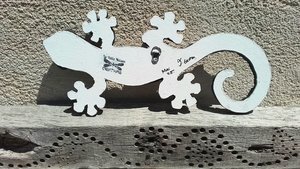 Medium Floral Wall Gecko (blue & yellow)