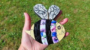 Pink & Purple Pansy Bee (yellow face)