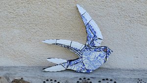 Large Summer Swallow (rose motif) (right facing)