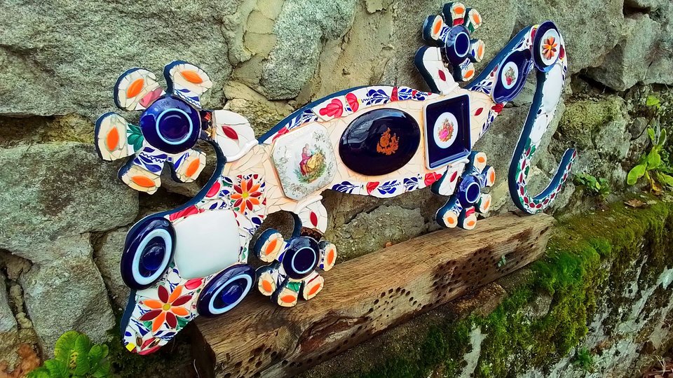 Large Romantic Wall Gecko (SOLD)
