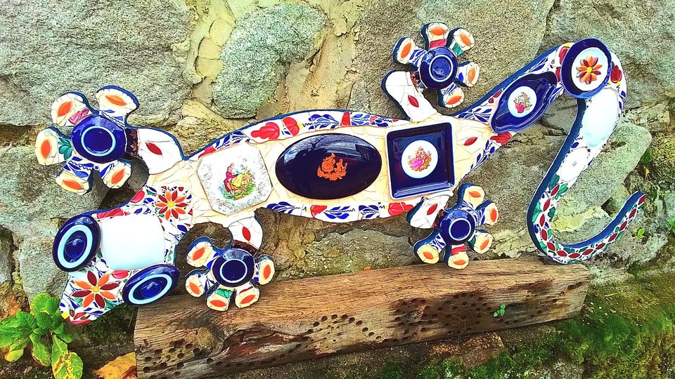Large Romantic Wall Gecko (SOLD)