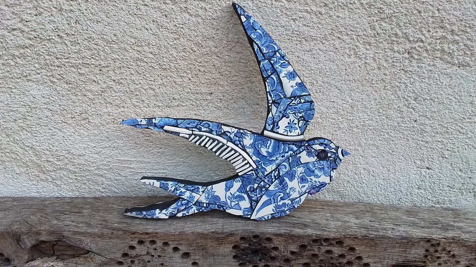 Blue & White Summer Swallow (right facing)