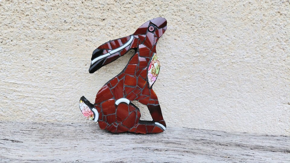 Mini Sitting Hare (right facing)