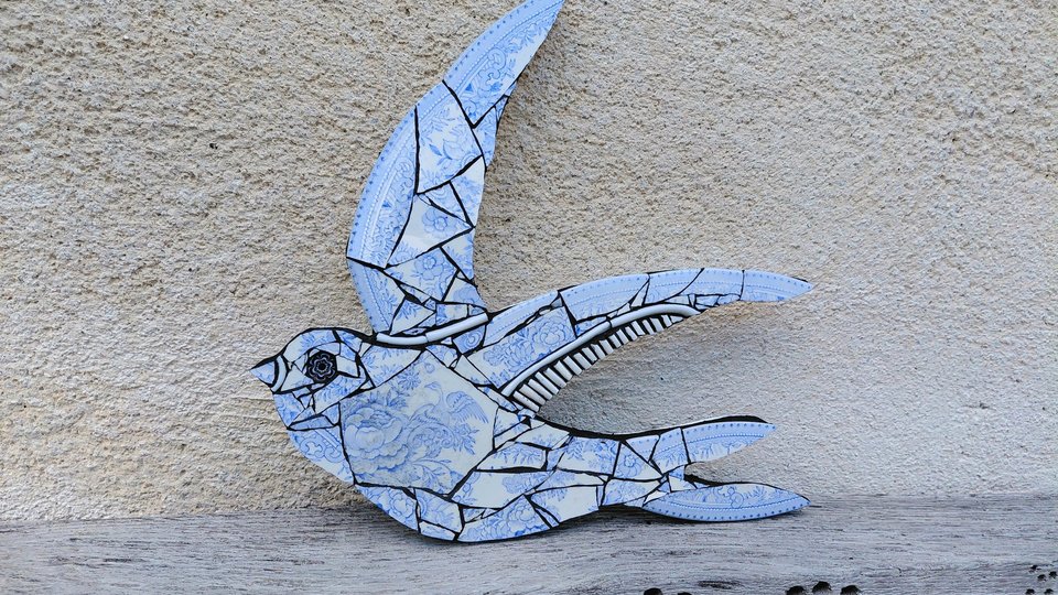 Large Summer Swallow (bird pattern) (left facing) 