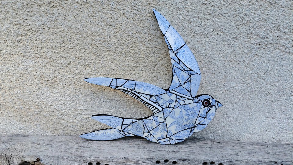 Large Summer Swallow (bird pattern) (right facing)