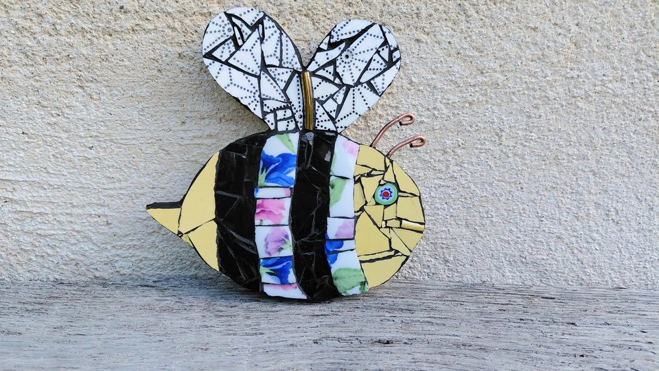 Purple, Blue & Pink Pansy Bee (yellow face)