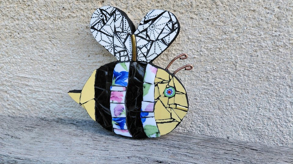 Purple, Blue & Pink Pansy Bee (yellow face)